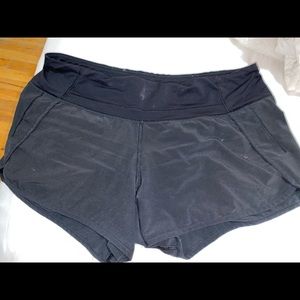 Lululemon Speed Up Mid-Rise Lined Short 4”